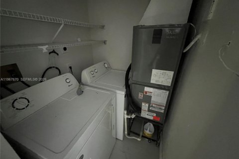 Condominio en venta en Doral, Florida, 2 dormitorios, 79.62 m2 № 2029727 - foto 11