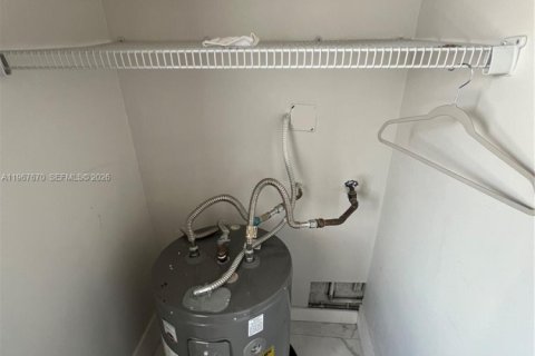 Condominio en venta en Doral, Florida, 2 dormitorios, 79.62 m2 № 2029727 - foto 10