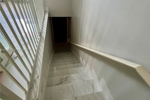 Condominio en venta en Doral, Florida, 2 dormitorios, 79.62 m2 № 2029727 - foto 5