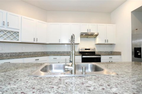 Villa ou maison à vendre à Davenport, Floride: 4 chambres, 184.23 m2 № 2330397 - photo 13