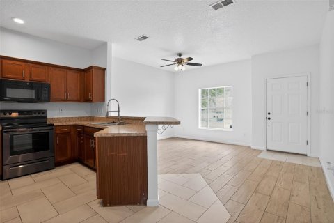 Townhouse in Port Orange, Florida 3 bedrooms, 98.94 sq.m. № 2210608 - photo 4