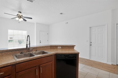 Townhouse in Port Orange, Florida 3 bedrooms, 98.94 sq.m. № 2210608 - photo 7