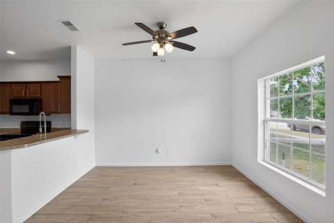 Townhouse in Port Orange, Florida 3 bedrooms, 98.94 sq.m. № 2210608 - photo 9