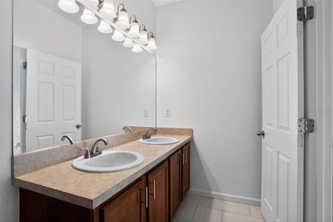 Townhouse in Port Orange, Florida 3 bedrooms, 98.94 sq.m. № 2210608 - photo 11