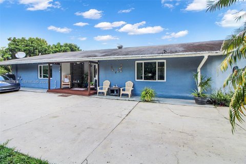 Casa en alquiler en Homestead, Florida, 3 dormitorios, 243.13 m2 № 2054832 - foto 28