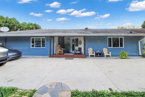 Casa en alquiler en Homestead, Florida, 3 dormitorios, 243.13 m2 № 2054832 - foto 16