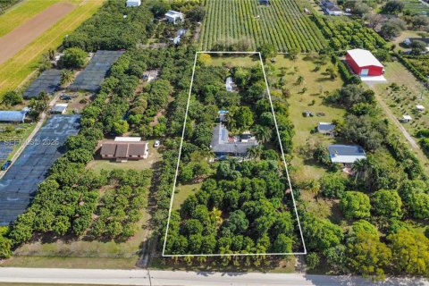 Casa en alquiler en Homestead, Florida, 3 dormitorios, 243.13 m2 № 2054832 - foto 5