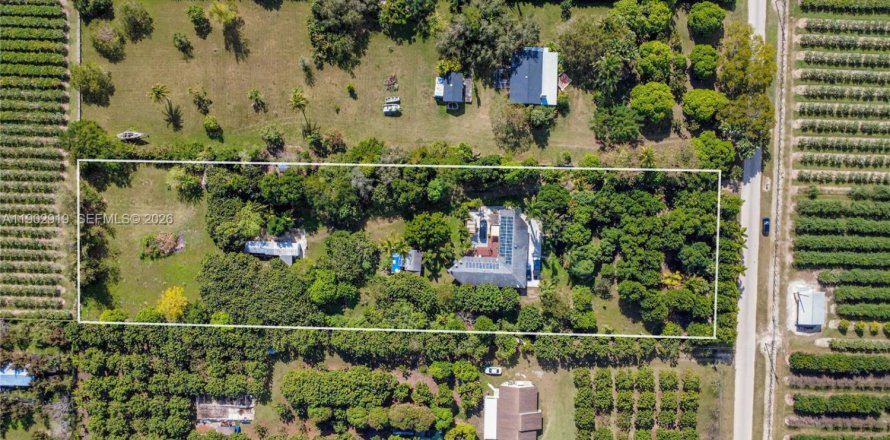 Casa en Homestead, Florida 3 dormitorios, 243.13 m2 № 2054832