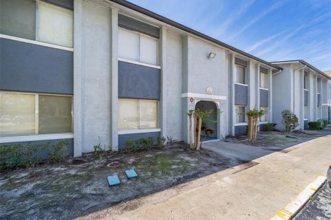 Apartamento en alquiler en Orlando, Florida, 2 dormitorios, 90.67 m2 № 1866403 - foto 1