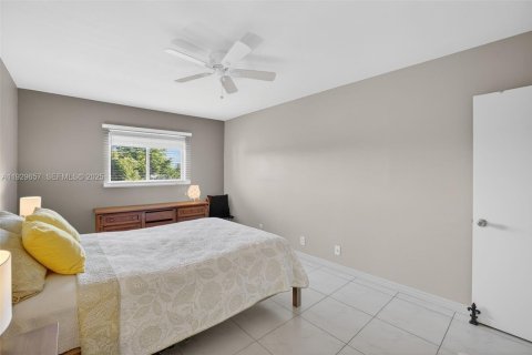 Condo in Pompano Beach, Florida, 1 bedroom  № 1991350 - photo 19