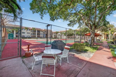 Condo in Pompano Beach, Florida, 1 bedroom  № 1991350 - photo 28