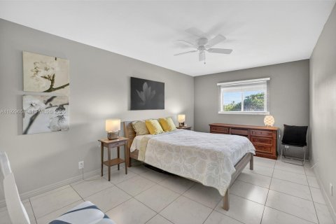 Condo in Pompano Beach, Florida, 1 bedroom  № 1991350 - photo 18