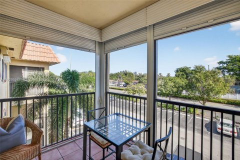Condo in Pompano Beach, Florida, 1 bedroom  № 1991350 - photo 5
