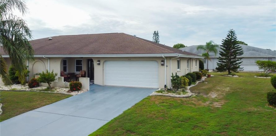Casa en Sun City Center, Florida 2 dormitorios, 168.06 m2 № 1900360