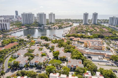Купить кондоминиум в Авентура, Флорида 2 спальни, 101.82м2, № 2085167 - фото 7