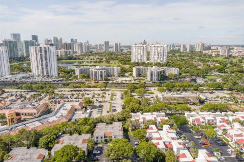 Купить кондоминиум в Авентура, Флорида 2 спальни, 101.82м2, № 2085167 - фото 10