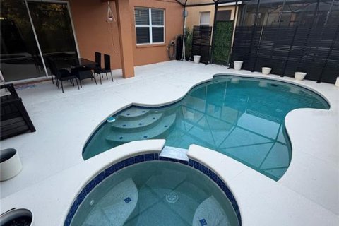 House in Davenport, Florida 4 bedrooms, 164.25 sq.m. № 2433140 - photo 5