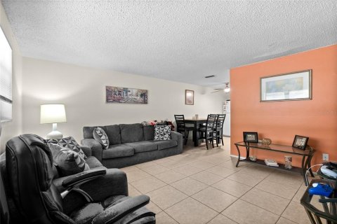 Immobilier commercial à vendre à Saint Petersburg, Floride: 4 chambres, 135.45 m2 № 2101434 - photo 12