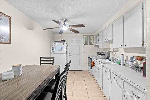 Immobilier commercial à vendre à Saint Petersburg, Floride: 4 chambres, 135.45 m2 № 2101434 - photo 17