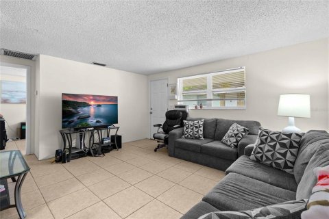 Immobilier commercial à vendre à Saint Petersburg, Floride: 4 chambres, 135.45 m2 № 2101434 - photo 14