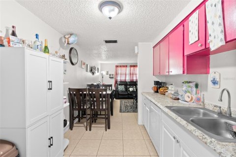 Immobilier commercial à vendre à Saint Petersburg, Floride: 4 chambres, 135.45 m2 № 2101434 - photo 8