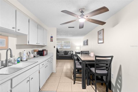 Immobilier commercial à vendre à Saint Petersburg, Floride: 4 chambres, 135.45 m2 № 2101434 - photo 18