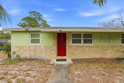 Immobilier commercial à vendre à Saint Petersburg, Floride: 4 chambres, 135.45 m2 № 2101434 - photo 3