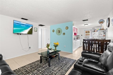 Immobilier commercial à vendre à Saint Petersburg, Floride: 4 chambres, 135.45 m2 № 2101434 - photo 6