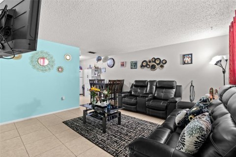 Immobilier commercial à vendre à Saint Petersburg, Floride: 4 chambres, 135.45 m2 № 2101434 - photo 4