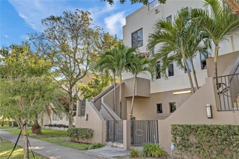 Copropriété à vendre à Coral Gables, Floride: 2 chambres, 171.68 m2 № 2339923 - photo 3