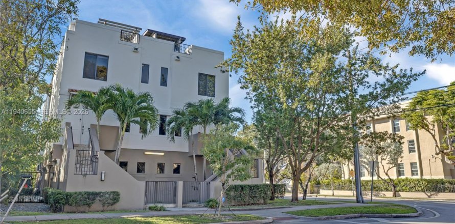 Condo à Coral Gables, Floride, 2 chambres  № 2339923