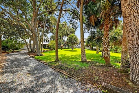 House in Flagler Beach, Florida 2 bedrooms, 175.03 sq.m. № 1917781 - photo 4