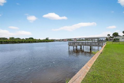 Casa en venta en Flagler Beach, Florida, 2 dormitorios, 175.03 m2 № 1917781 - foto 5