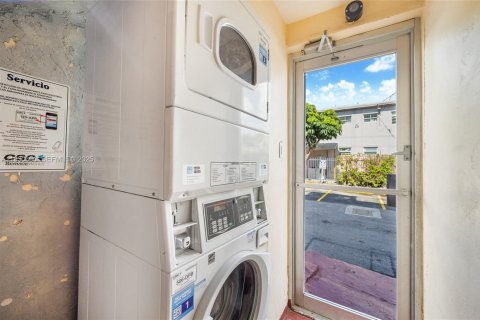 Снять в аренду квартиру в Майами-Бич, Флорида 37.81м2, № 1989301 - фото 10