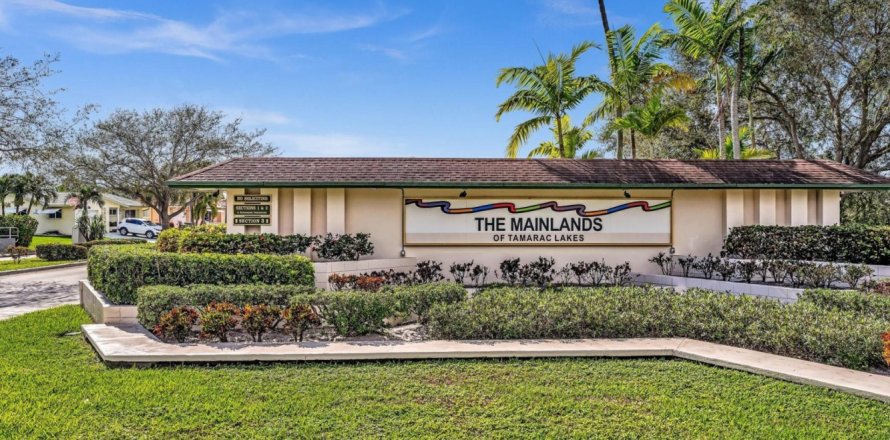 House in Tamarac, Florida 2 bedrooms, 99.22 sq.m. № 976584