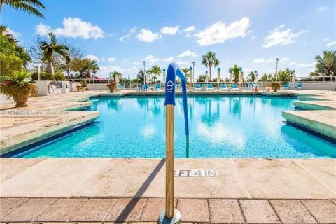 Купить кондоминиум в Авентура, Флорида 2 спальни, 208.1м2, № 1961114 - фото 27