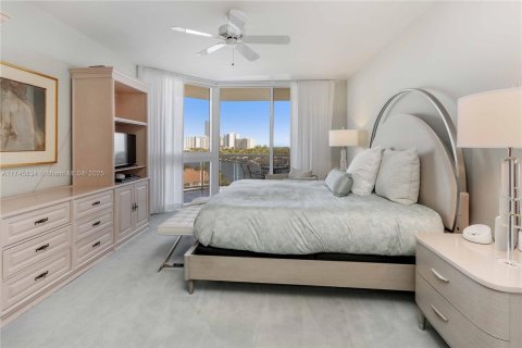 Купить кондоминиум в Авентура, Флорида 2 спальни, 208.1м2, № 1961114 - фото 10