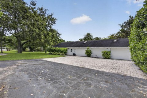 Villa ou maison à vendre à Loxahatchee Groves, Floride: 6 chambres, 510.59 m2 № 2077688 - photo 6