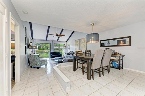 Condo in Sarasota, Florida, 3 bedrooms № 2096277 - photo 6