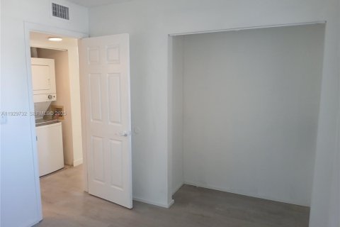 Condo in Miramar, Florida, 2 bedrooms № 2250459 - photo 13