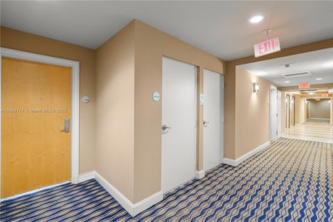 Copropriété à vendre à Miami, Floride: 2 chambres, 98.29 m2 № 1953678 - photo 30