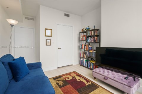 Copropriété à vendre à Miami, Floride: 2 chambres, 98.29 m2 № 1953678 - photo 17