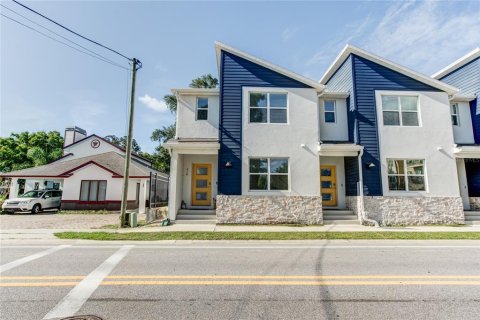 Townhouse in Longwood, Florida 3 bedrooms, 138.24 sq.m. № 2221848 - photo 2