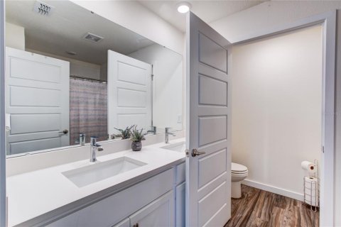 Townhouse in Longwood, Florida 3 bedrooms, 138.24 sq.m. № 2221848 - photo 16