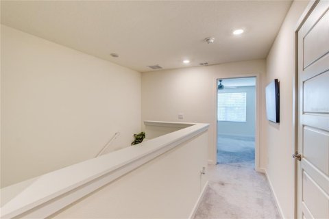 Townhouse in Longwood, Florida 3 bedrooms, 138.24 sq.m. № 2221848 - photo 12