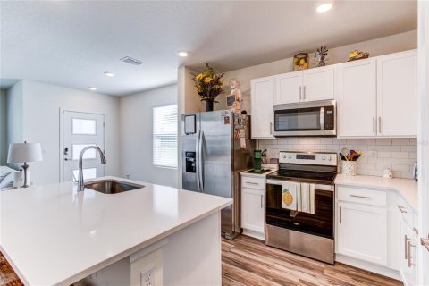 Townhouse in Longwood, Florida 3 bedrooms, 138.24 sq.m. № 2221848 - photo 5