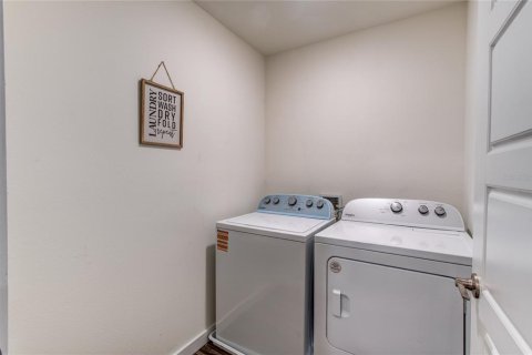 Townhouse in Longwood, Florida 3 bedrooms, 138.24 sq.m. № 2221848 - photo 18