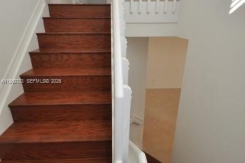 House in Miramar, Florida 3 bedrooms, 173.54 sq.m. № 1989502 - photo 8