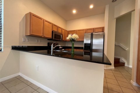 House in Miramar, Florida 3 bedrooms, 173.54 sq.m. № 1989502 - photo 4