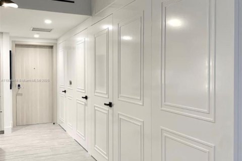 Condominio en venta en Miami, Florida, 1 dormitorio, 77.67 m2 № 1959465 - foto 3